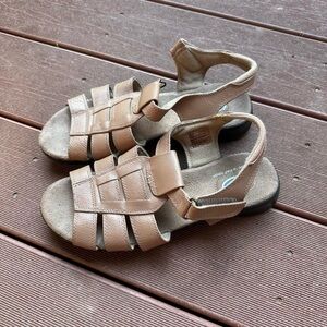 Women’s Dr scholls fisherman style sandals